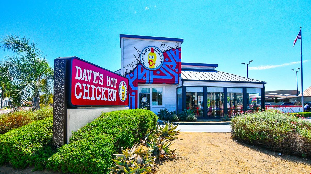 BevMo+FiveGuys Shops @ Lakewood Center