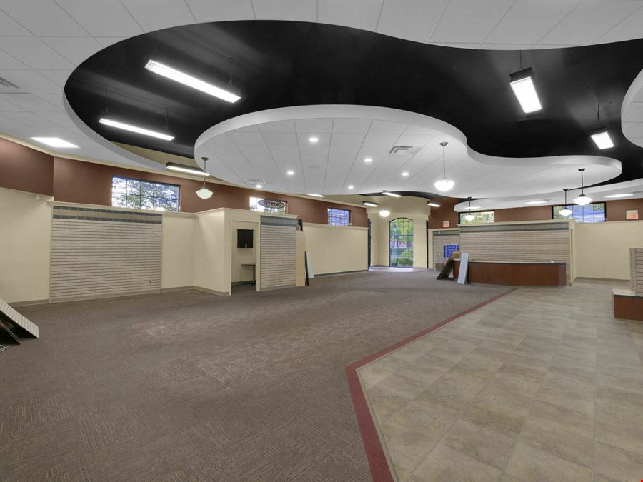 Fountain Ave Commercial Building
