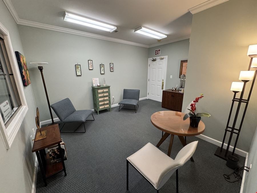 543 Keisler, Suite 203