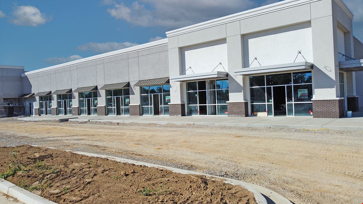 Publix Anchored-Yellow Banks Square