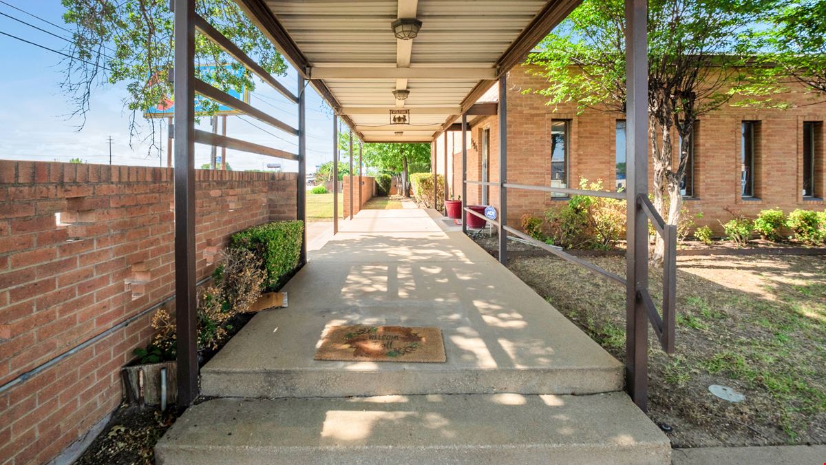 MIXED-USE INVESTMENT ON 1-35