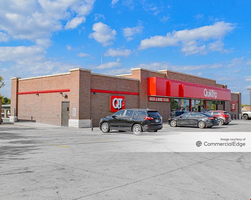 Lincoln Court Shopping Center