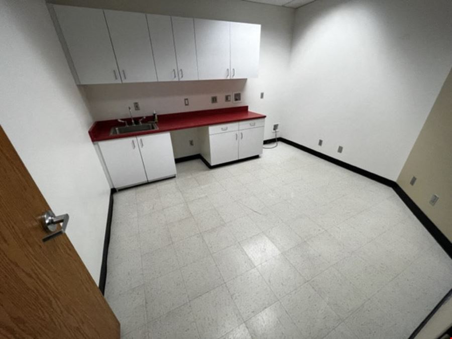 5062 SF Suite 445 Professional Office Spaces in Colorado