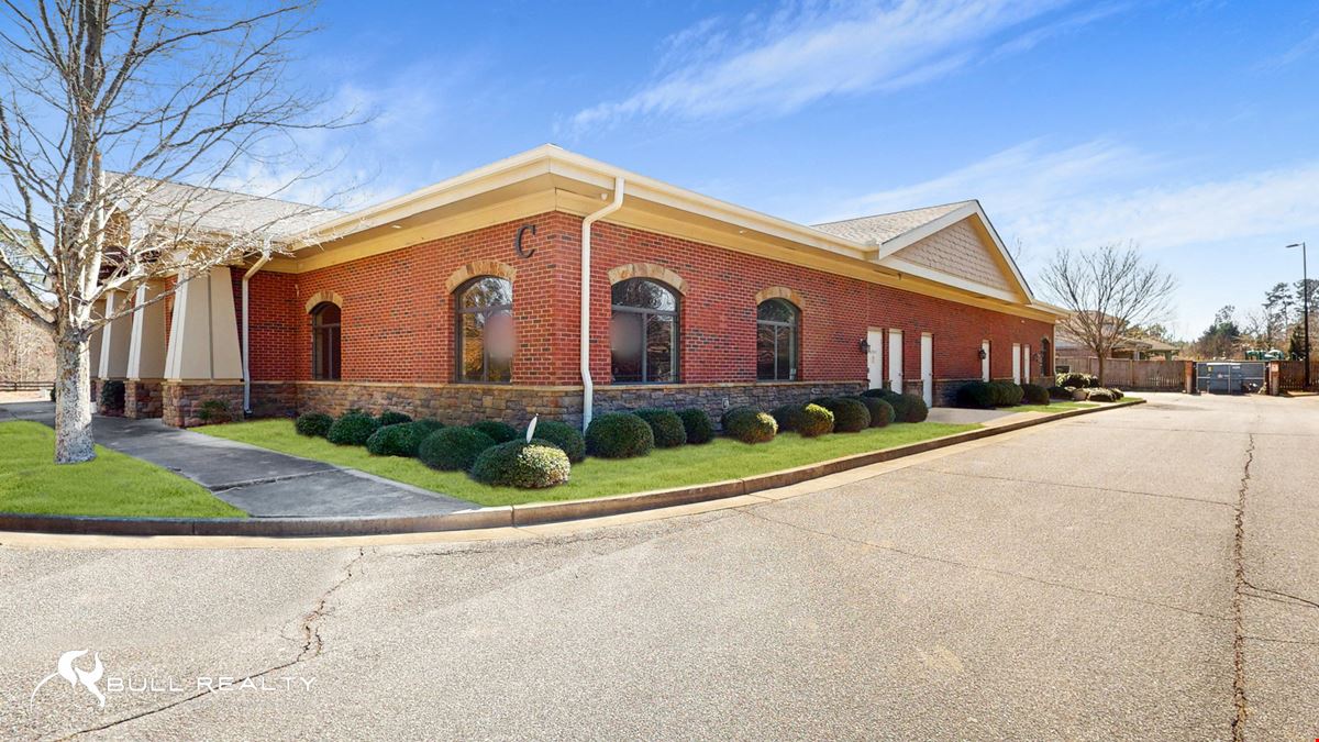 ±2,250 SF Medical Office Suite For Lease
