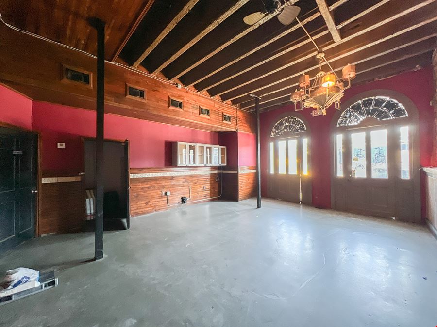 Turnkey Bar in the Heart of the French Quarter - Sale/Lease