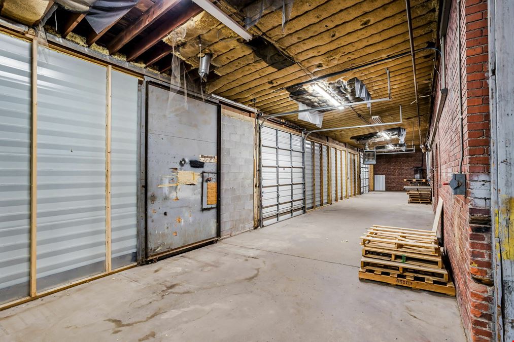 320 S Washington, Hutchinson
