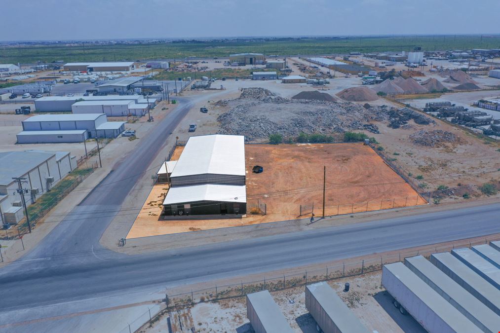 Versatile Shop/Office Near I-20