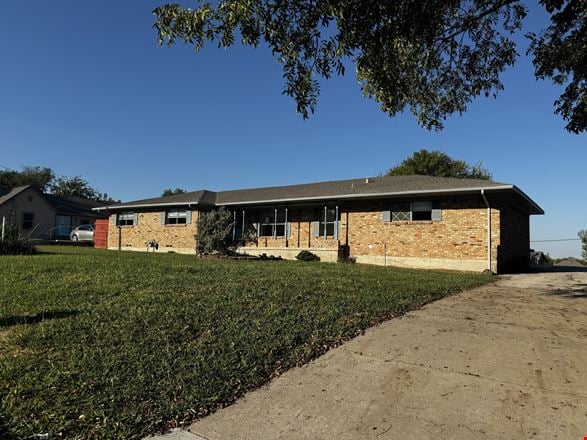 Preview of Other space for Rent at 915 N Goliad St