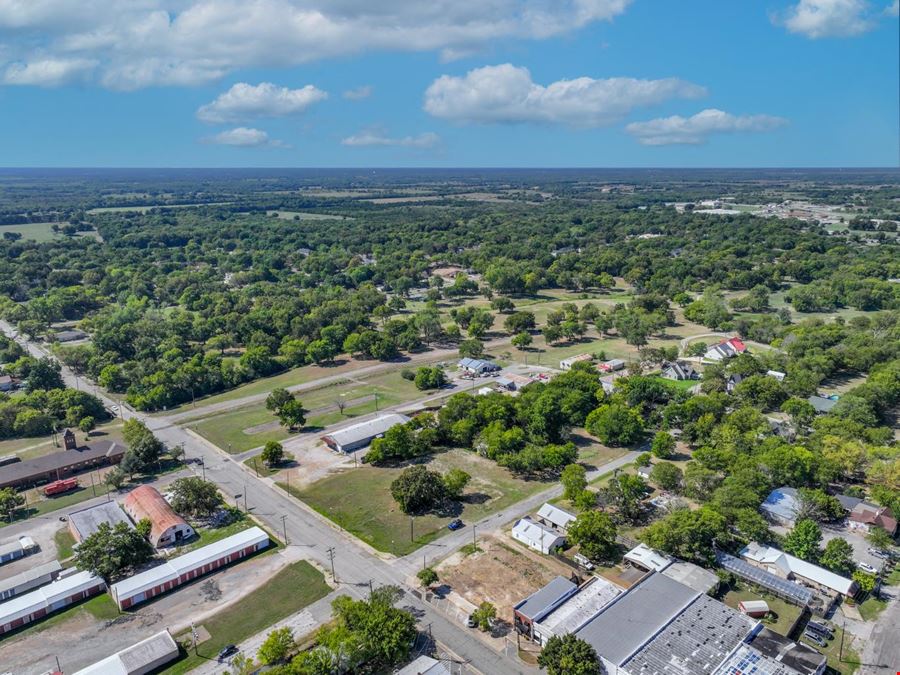 Land for Sale in Downtown Bonham