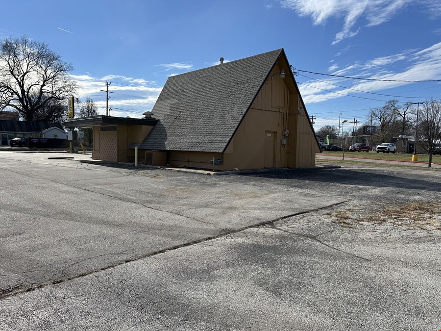RETAIL LOT WITH BUILDING  NEXT TO WALMART