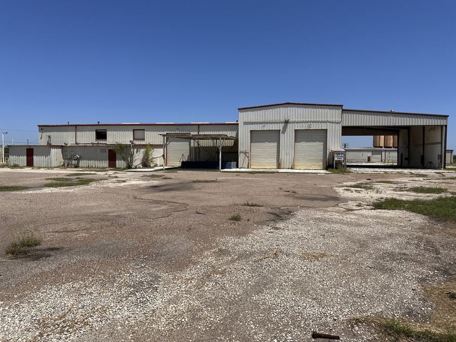 Multiple Crane Served Shops & Wash-Bays Near Hwy 281