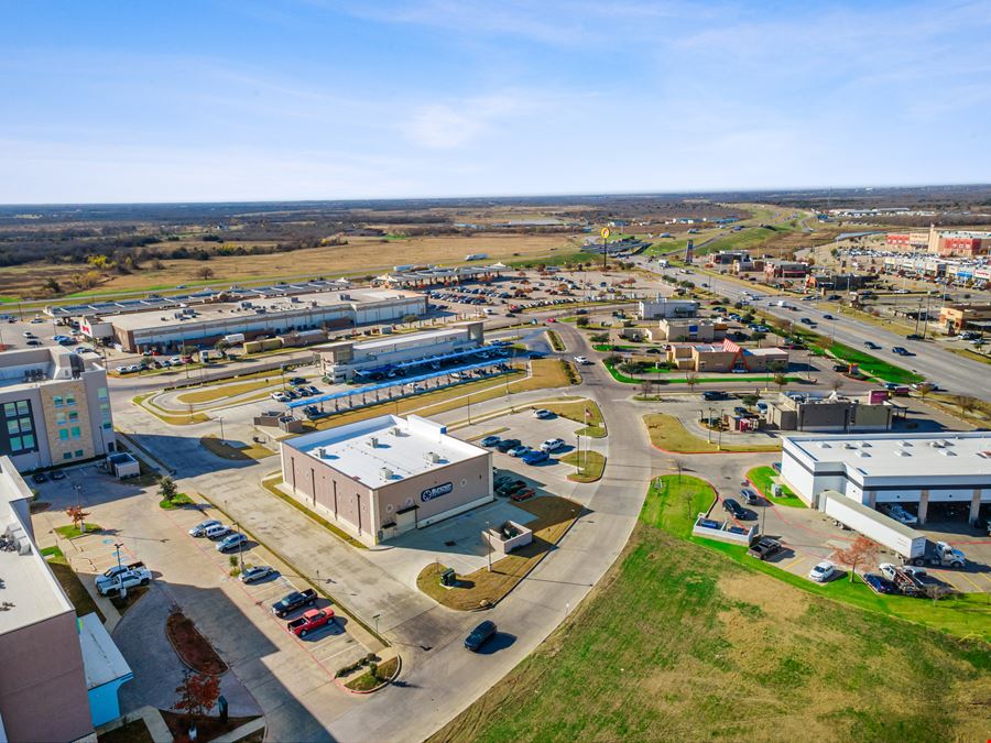 Superior Outfitters: 15-Year Net Lease