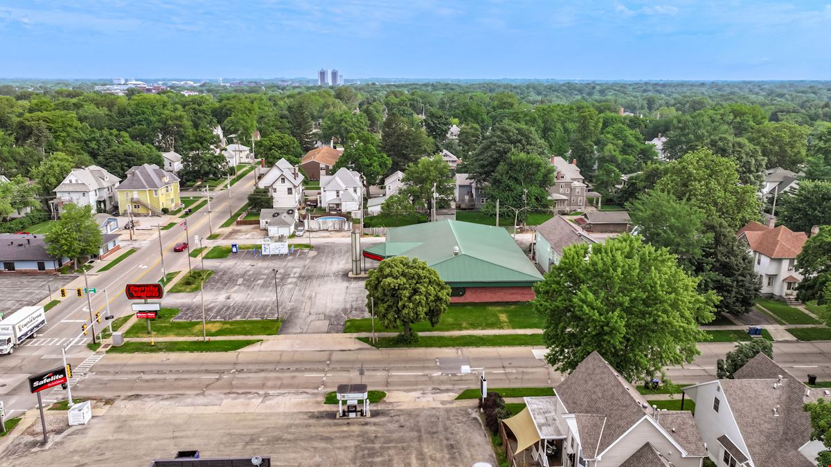 604 E. Locust St.