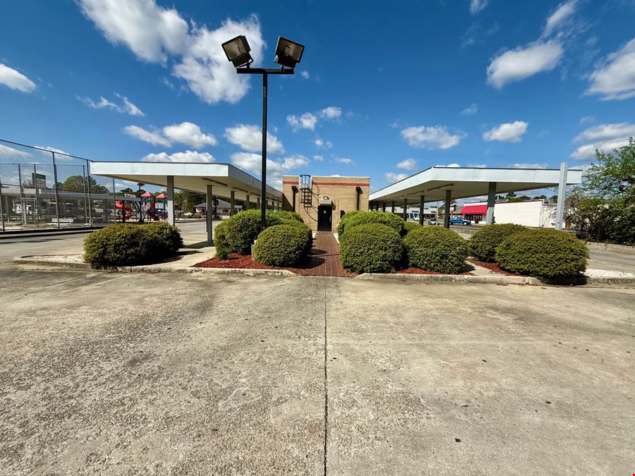 5846 Yadkin Rd