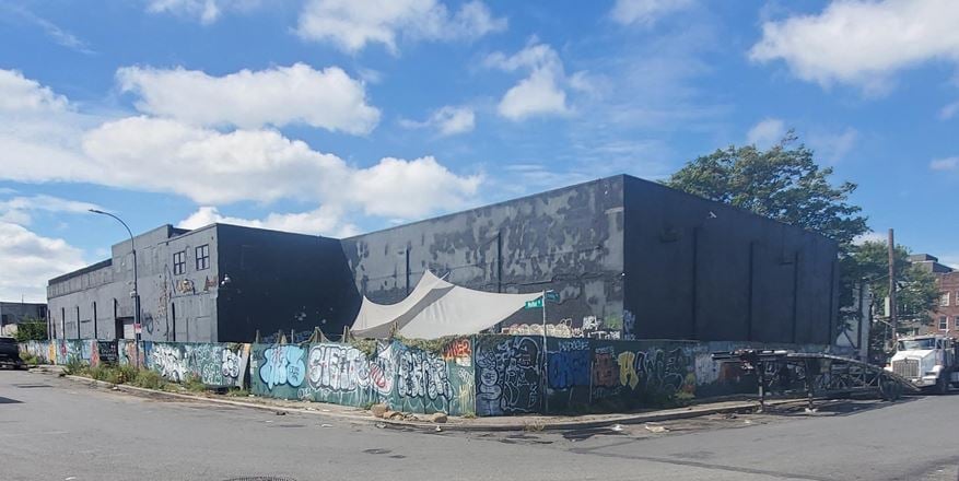 Preview of Industrial space for Rent at 335 Moffat St