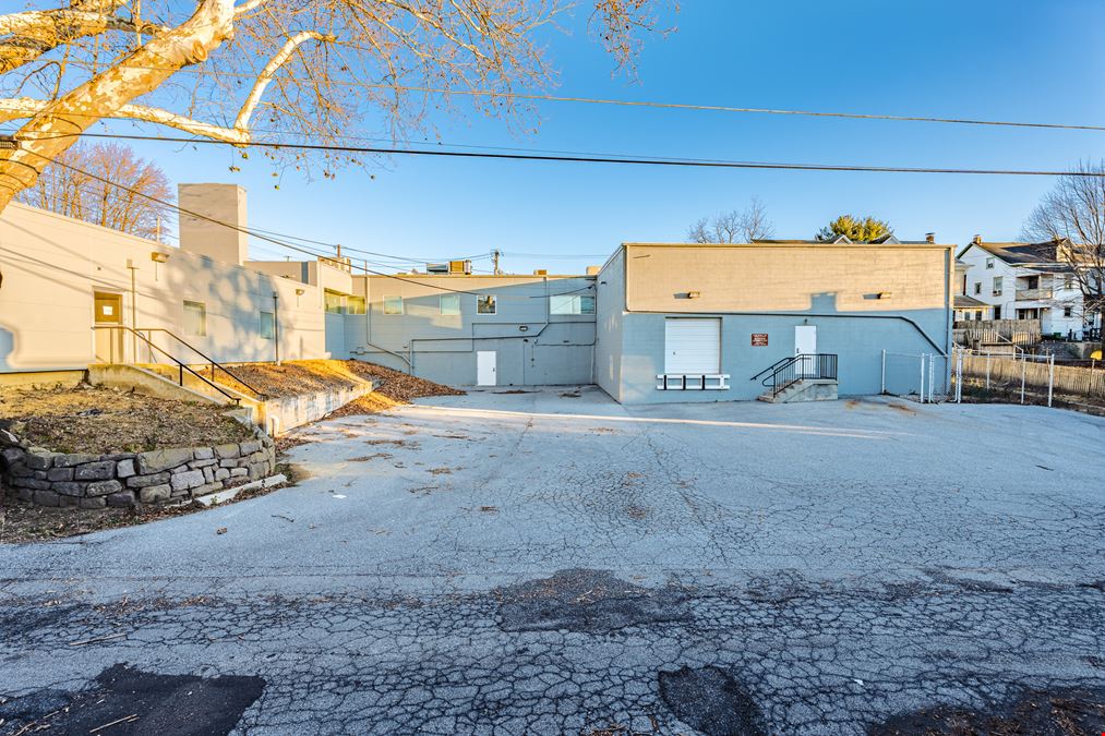 400 W Lancaster Ave