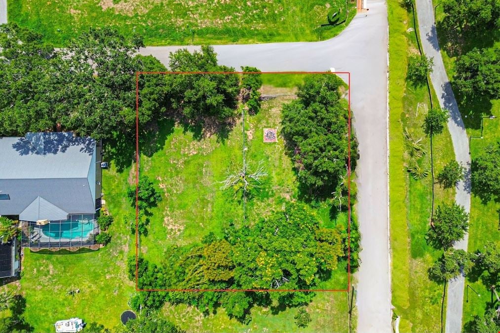 17025 Lakeside Dr