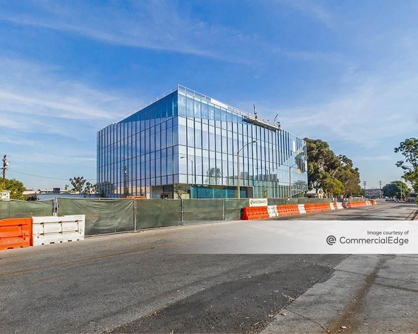 Santa Monica Gateway - Shift