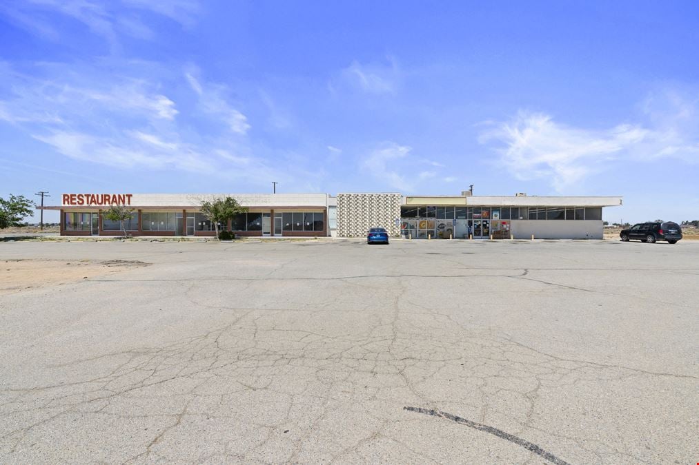 Prime Neighborhood Shopping Center Space in North Edwards, CA