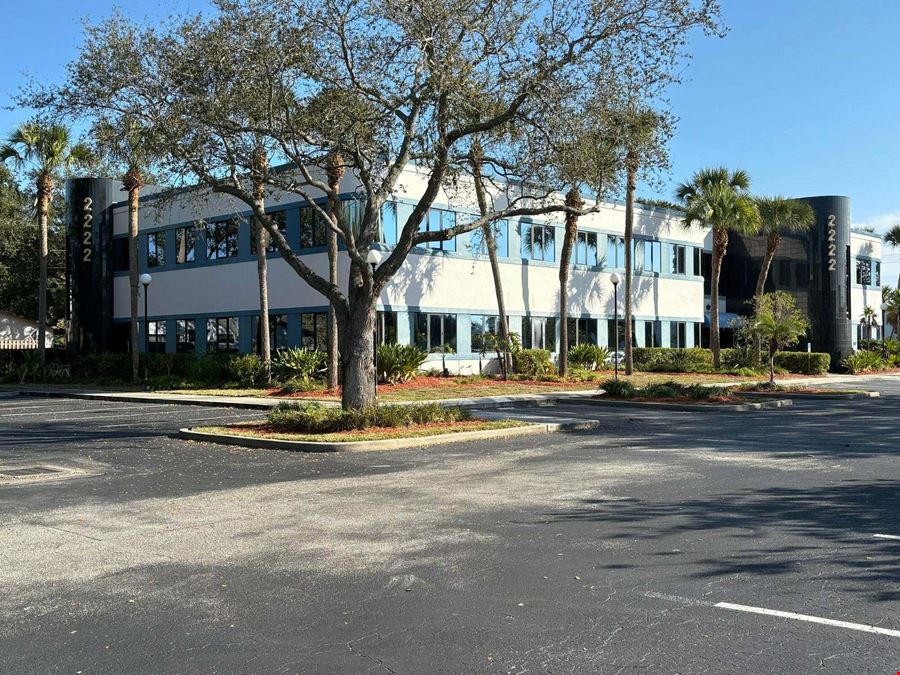 5,400 SF Office Suite in Landmark Office Building
