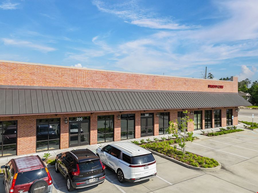 Highly-Visible Retail Suites at Hwy 59 Signaled Intersection