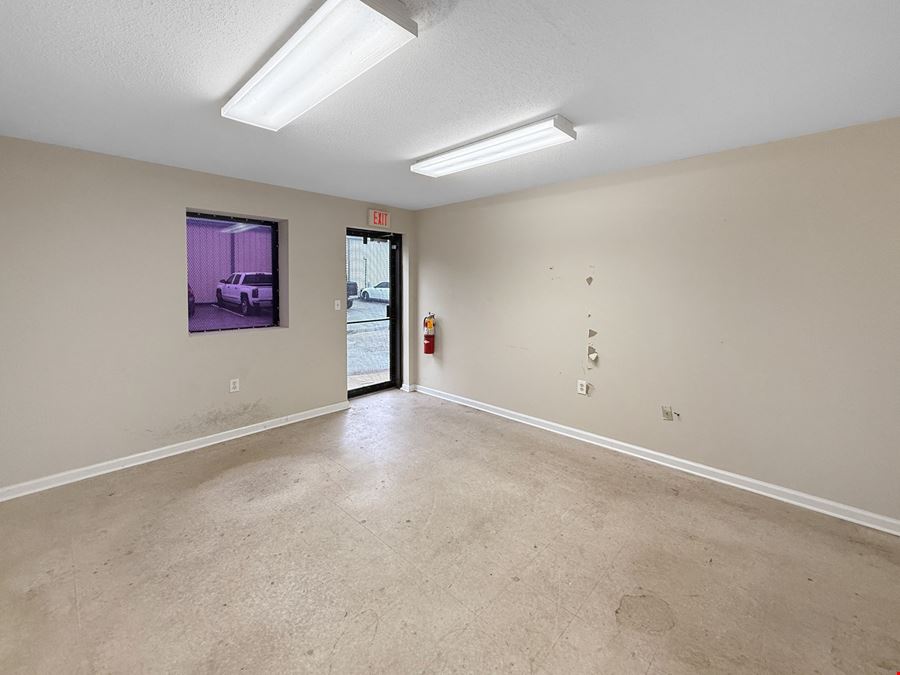 Metro Warehouse, Suite G