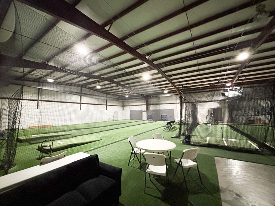 11,824 SF Office/Warehouse for Lease