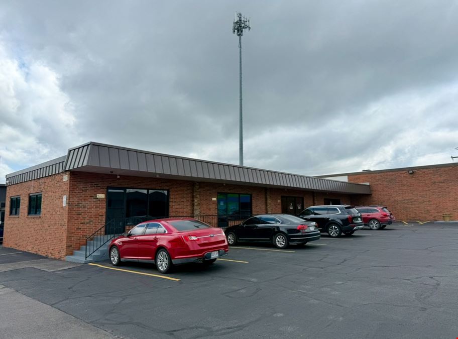 1907 S Stewart Avenue - Professional Office Suites