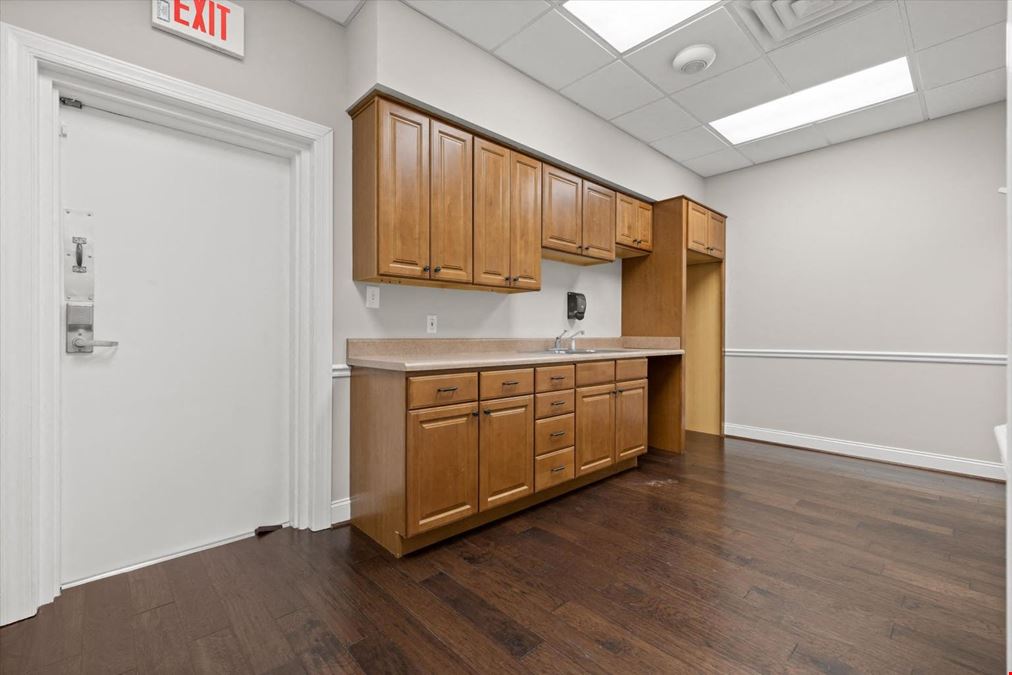 East Brainerd Office Suite 7 Private Offices 