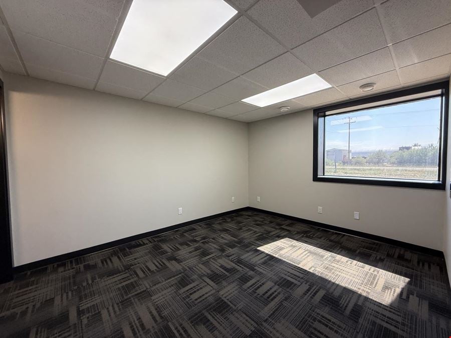 4038/4040 Industry Ave