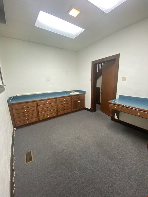 21 N Miami St