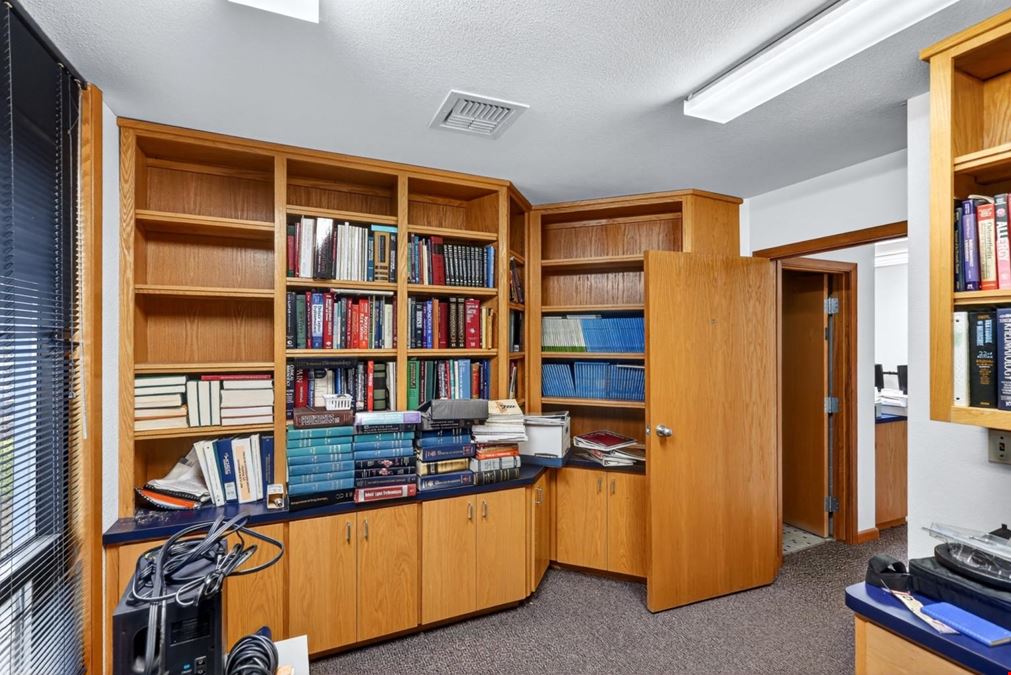 950 W. Ironwood Dr. #4