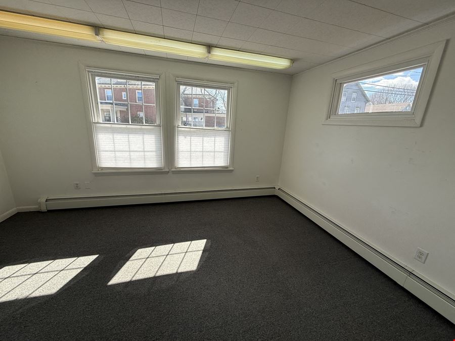 Versatile Office / Retail Space