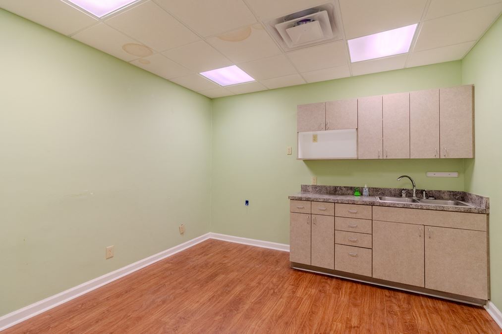 Office/Retail Endcap