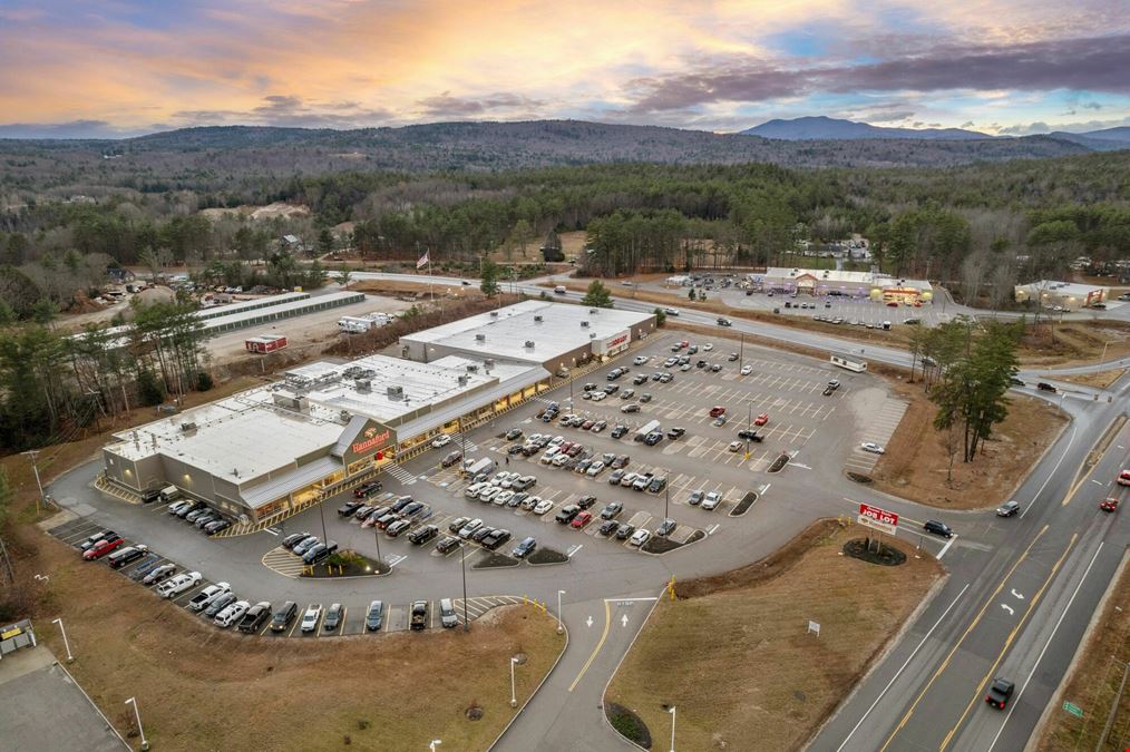 Ossipee, NH - Hannaford Plaza