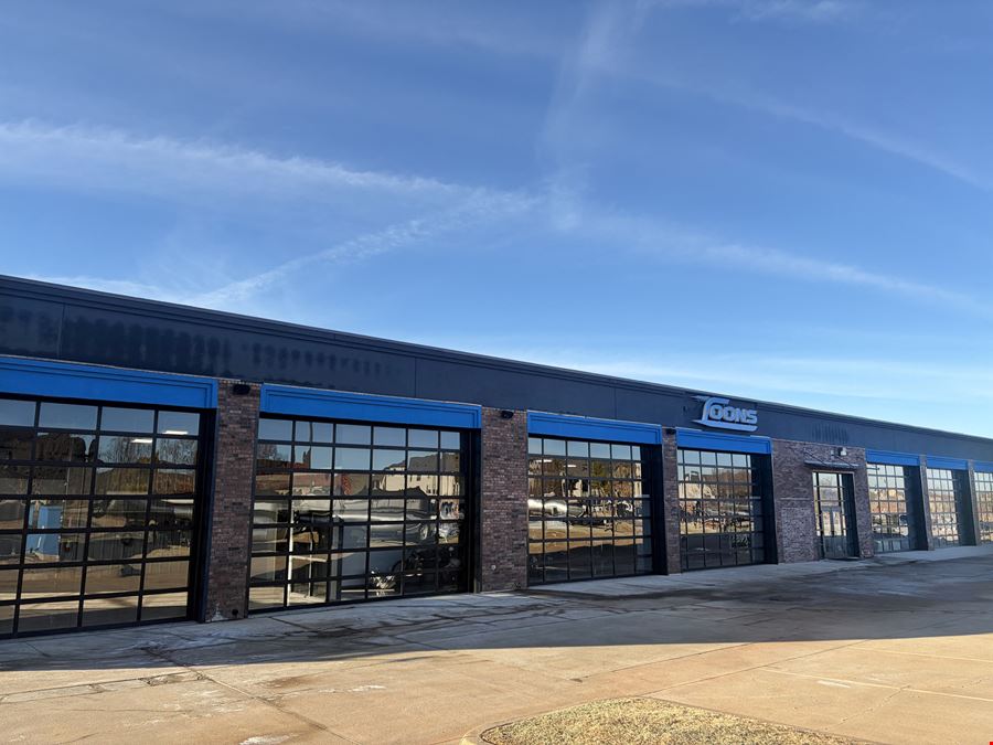 Retail Space West of Quail Springs Mall