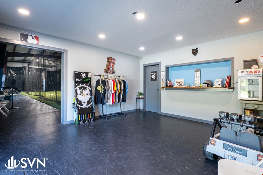 9,600 SF Flex Space For Sale