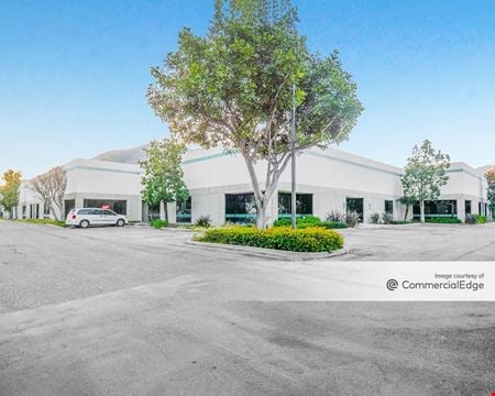 Preview of Industrial space for Rent at 850 Calle Plano