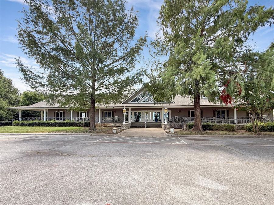 1100 Reba McEntire Ln