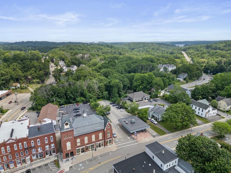 Well-located 2,924 SF Stand-alone Commercial Building in Merrimac, MA