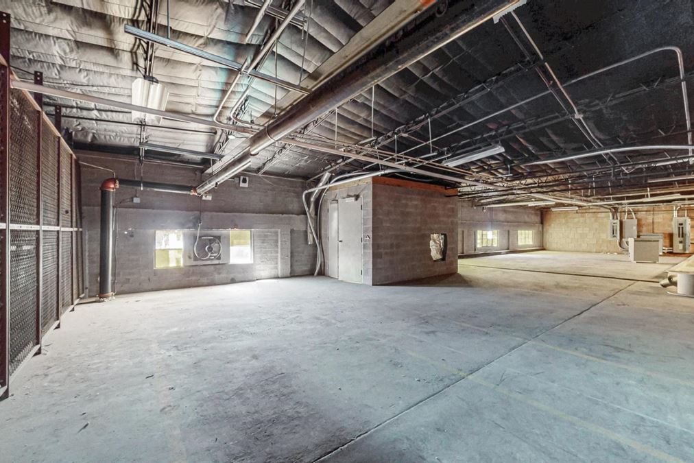 TWO SUITE WAREHOUSE WITH MEGA ELECTRICITY