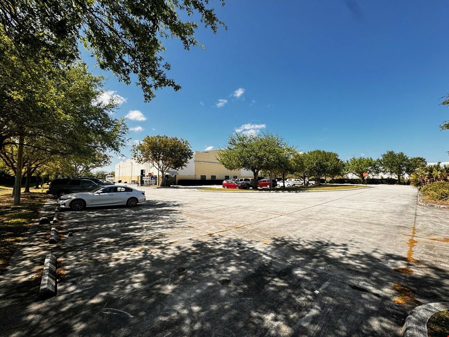 Single Tenant Warehouse on 4.82 AC