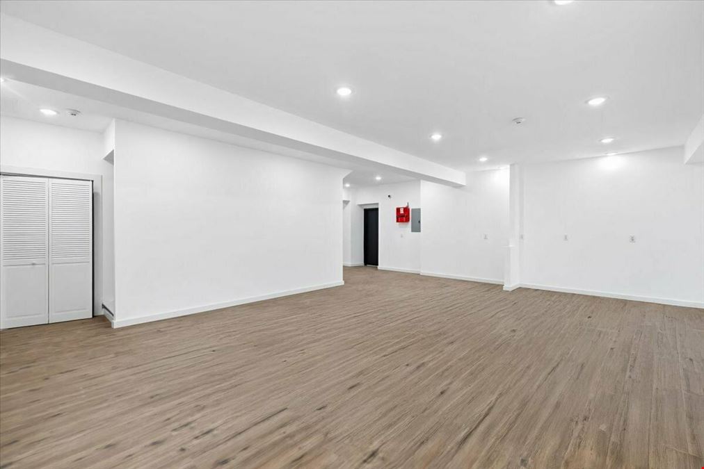 Belleville Turnpike Industrial Flex Building with Renovated Office & 25-Ft Ceilings