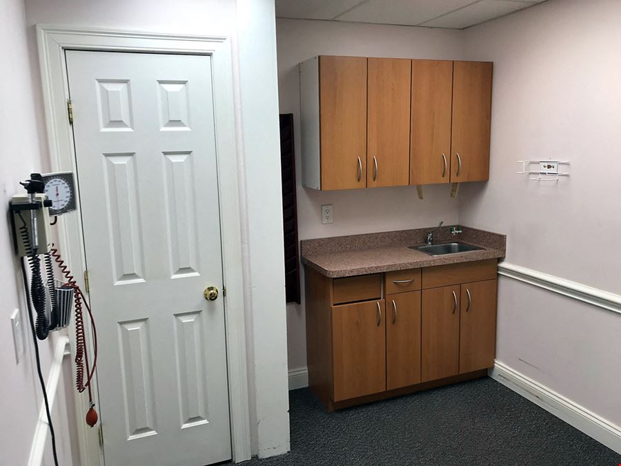 940 Federal Rd, Brookfield, CT