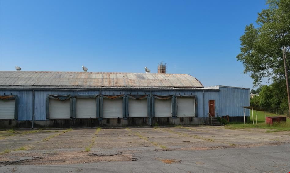 MINIMUM BID MEETS RESERVE - ±120,000 SF Industrial Facility on ±16.8 Acres
