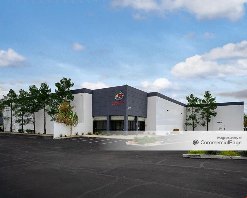 Desert Inn Commerce Center