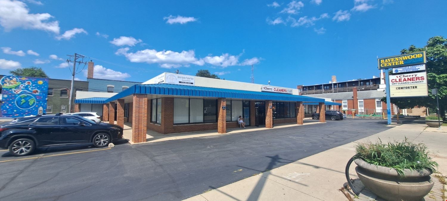 Ravenswood Center Retail | Last Unit Available