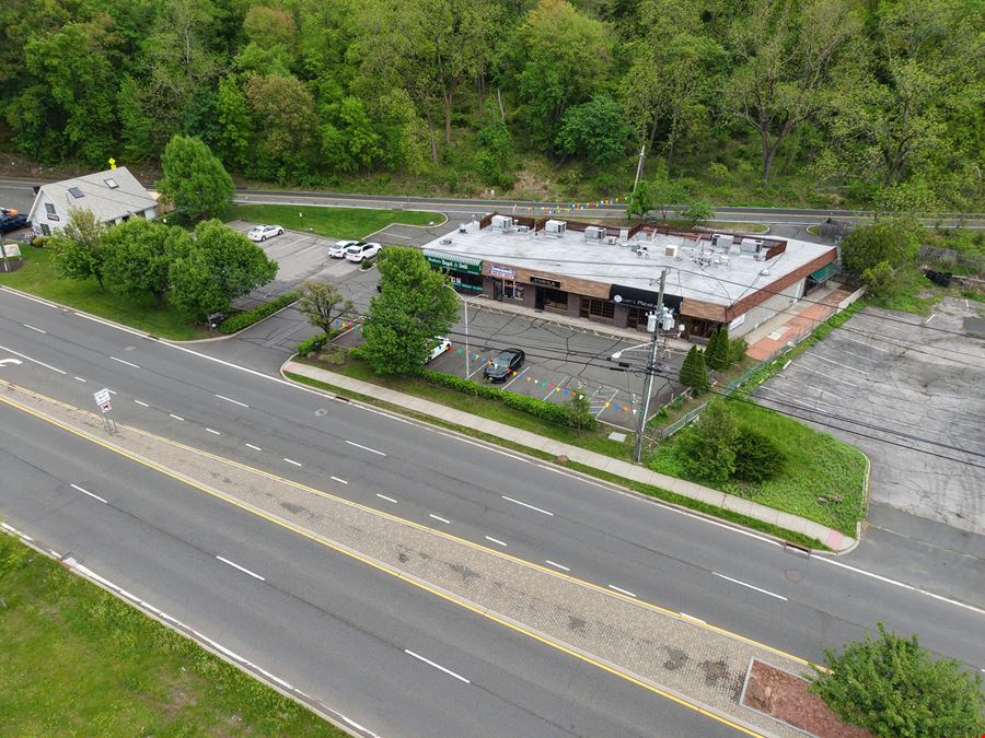 589 Route 303