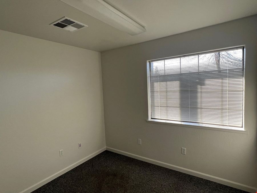 21663 Brian Ln
