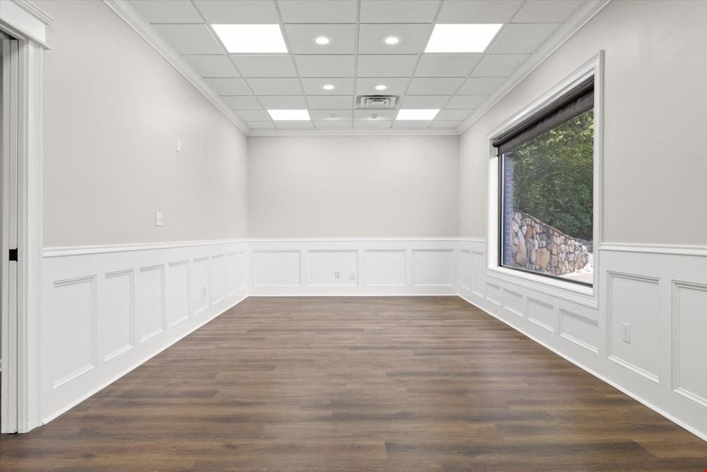 2 Executive Suites 